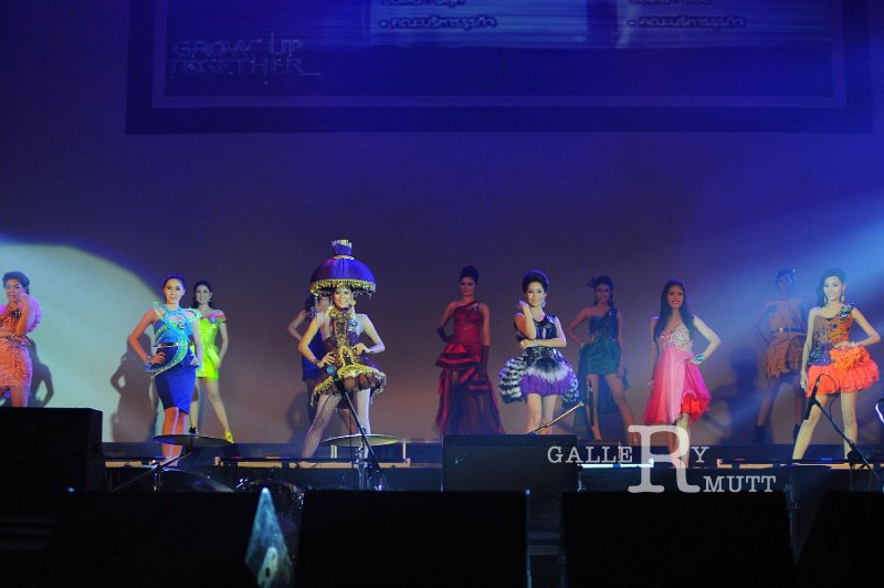 INT_4750.jpg - ภาพบรรยากาศ Freshy Night 2013 วันที่ 7 กรกฎาคม 2556 (อัลบั้ม 3)