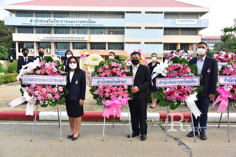 20211020-laying-a-wreath-059.JPG