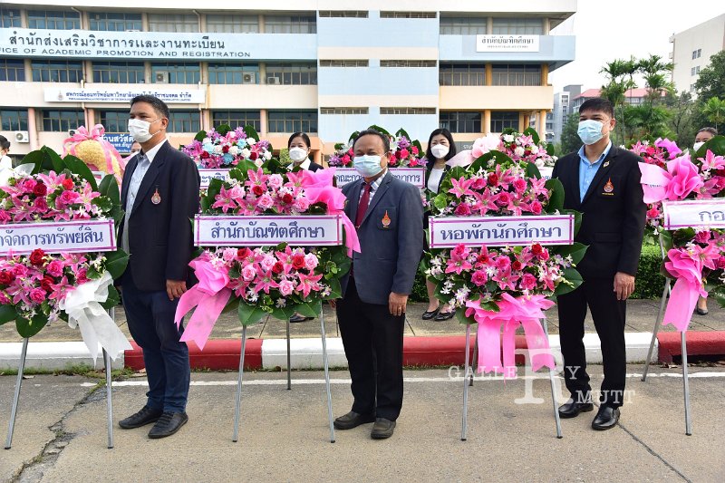 20211020-laying-a-wreath-060.JPG