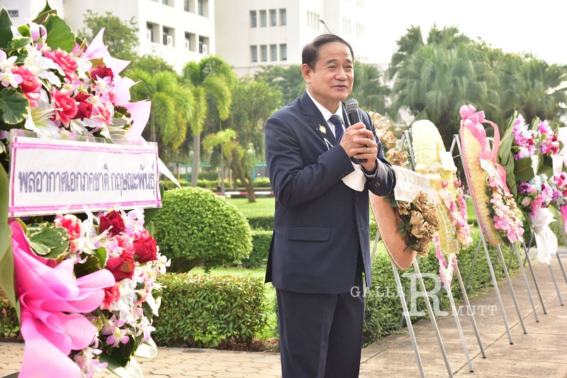 20211020-laying-a-wreath-087.JPG