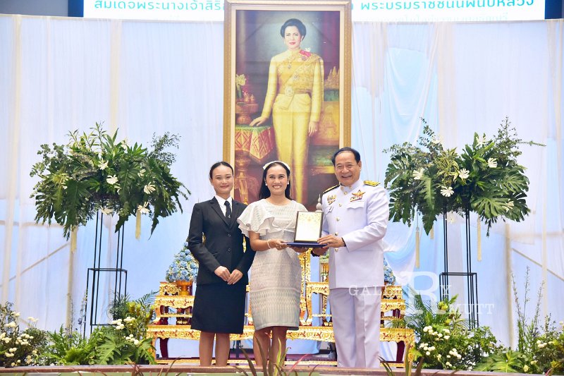 20230810-give-a-blessing-160.JPG