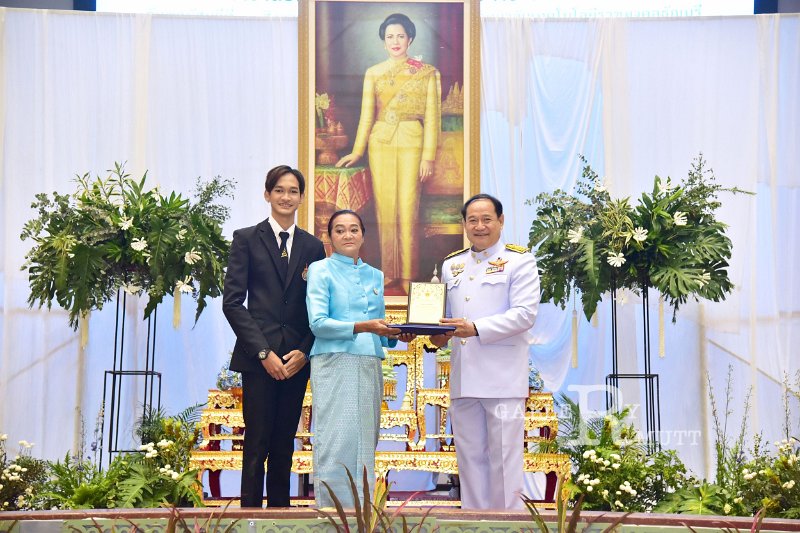 20230810-give-a-blessing-168.JPG