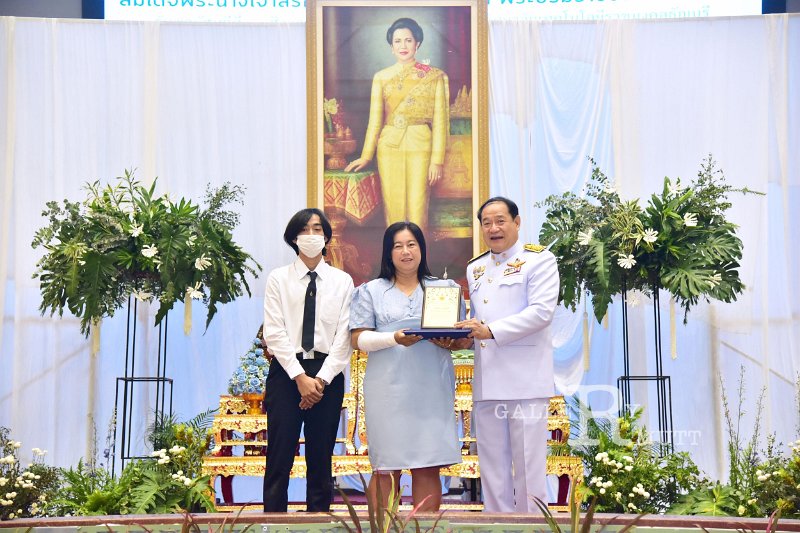 20230810-give-a-blessing-169.JPG