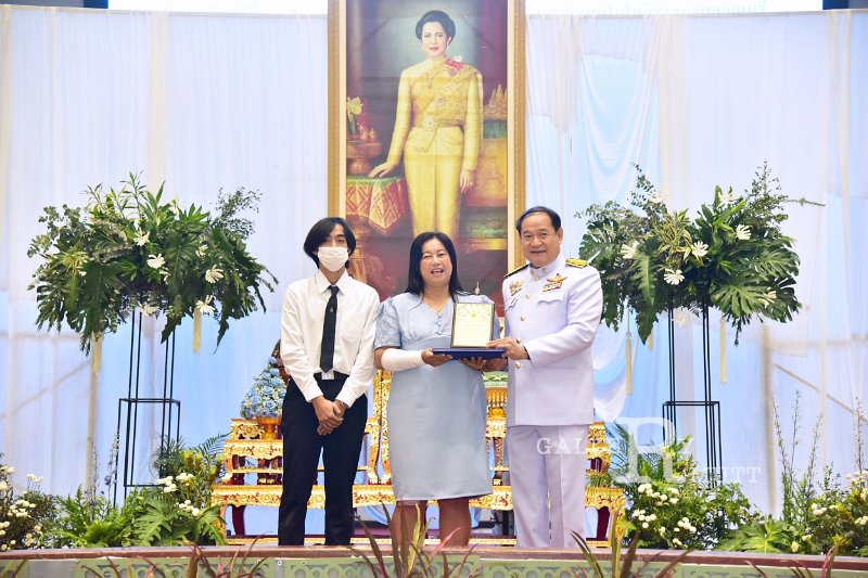20230810-give-a-blessing-170.JPG