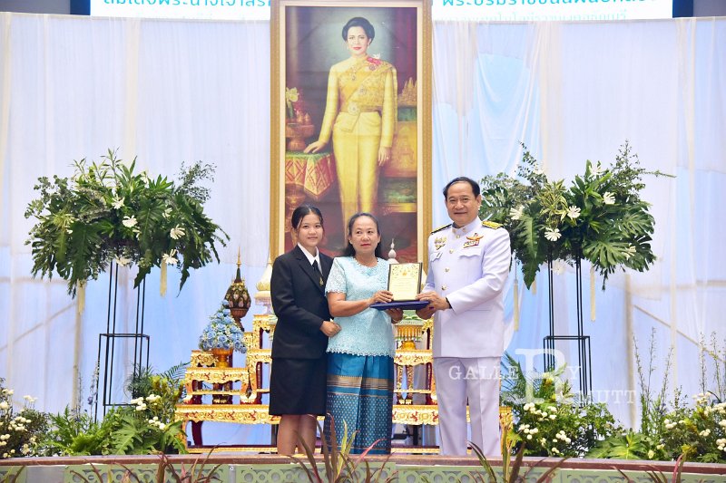 20230810-give-a-blessing-172.JPG