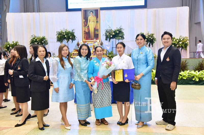 20230810-give-a-blessing-230.JPG
