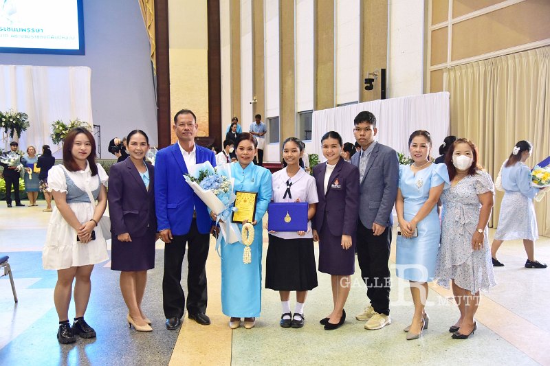 20230810-give-a-blessing-234.JPG