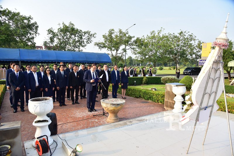 20231020-lay-a-wreath-067.JPG