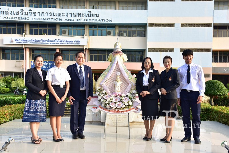 20231020-lay-a-wreath-097.JPG