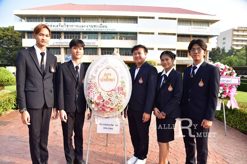 20231020-lay-a-wreath-132.JPG