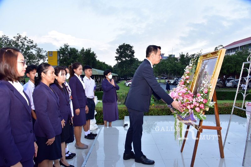 20241022-lay-a-wreath-029.JPG