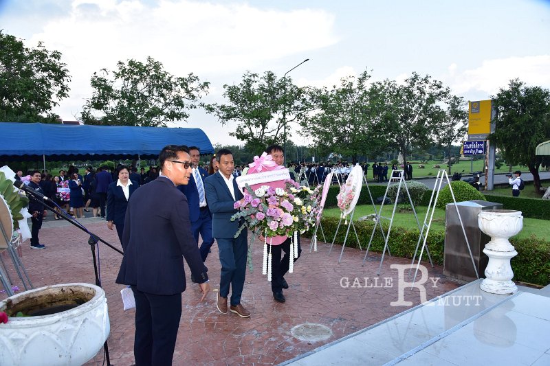 20241022-lay-a-wreath-035.JPG
