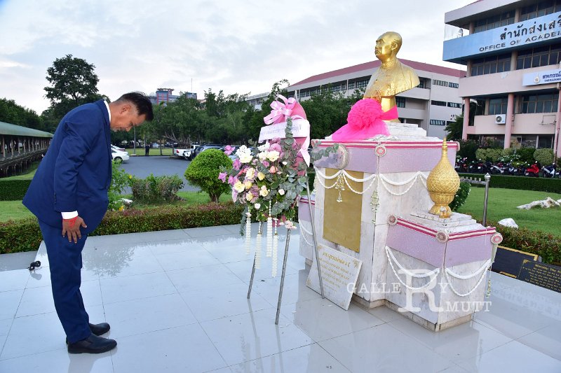 20241022-lay-a-wreath-038.JPG