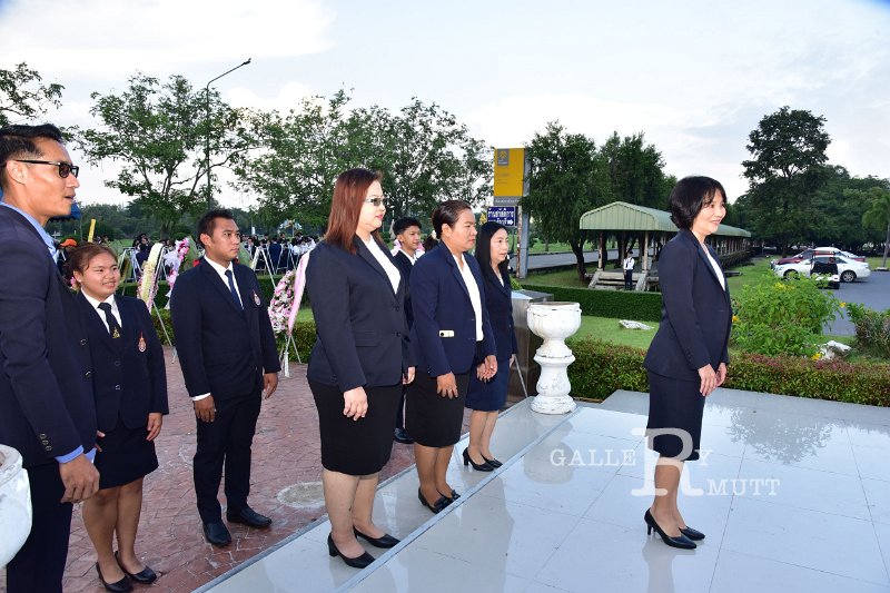 20241022-lay-a-wreath-045.JPG
