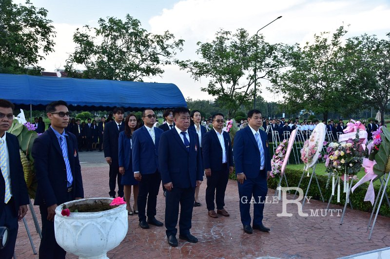 20241022-lay-a-wreath-118.JPG