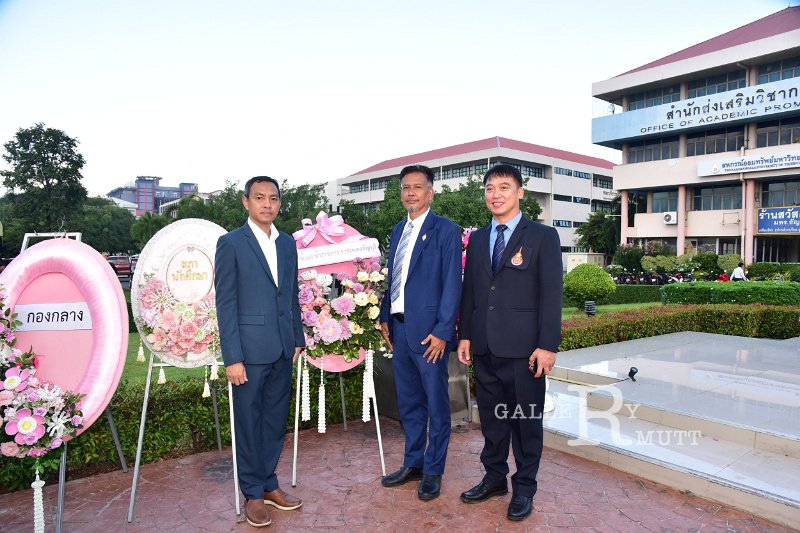 20241022-lay-a-wreath-136.JPG