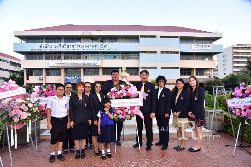 20241022-lay-a-wreath-144.JPG