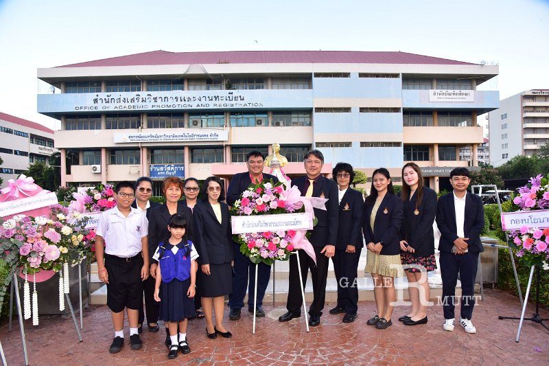 20241022-lay-a-wreath-147.JPG