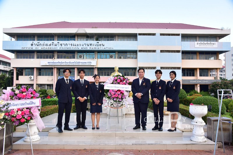 20241022-lay-a-wreath-157.JPG