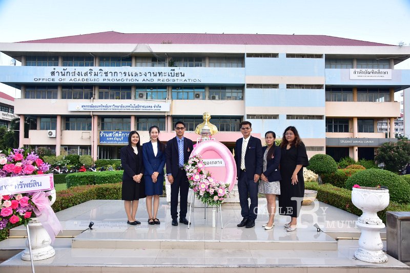 20241022-lay-a-wreath-162.JPG