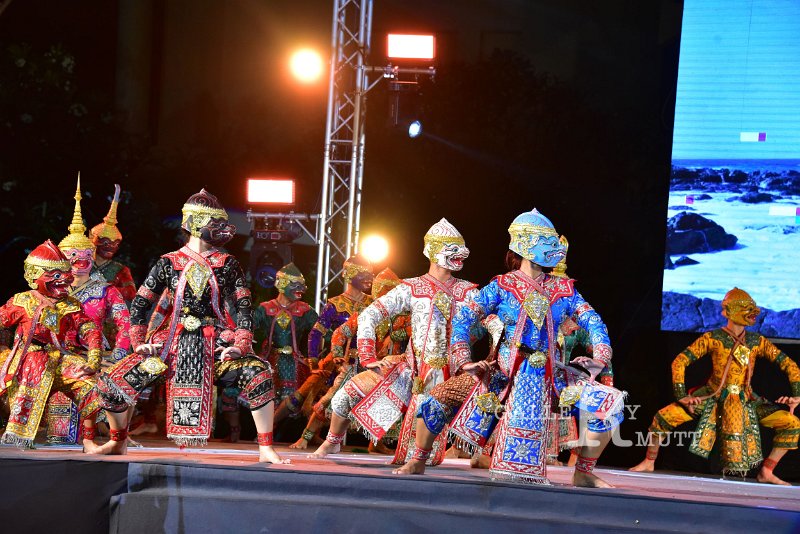 20241115-rmutt-Loy-Kratong-Festival-039.JPG