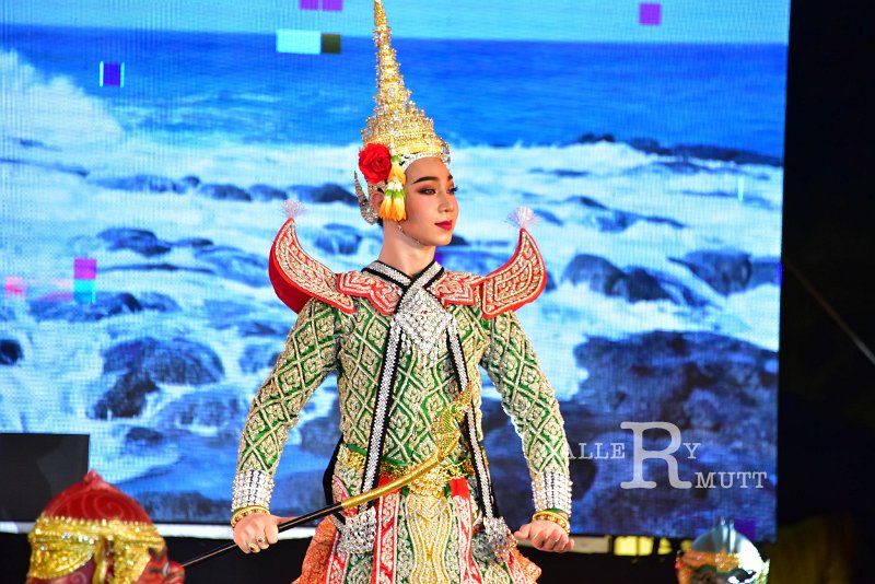 20241115-rmutt-Loy-Kratong-Festival-043.JPG