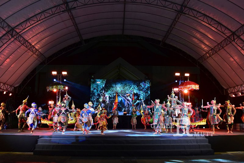 20241115-rmutt-Loy-Kratong-Festival-052.jpg