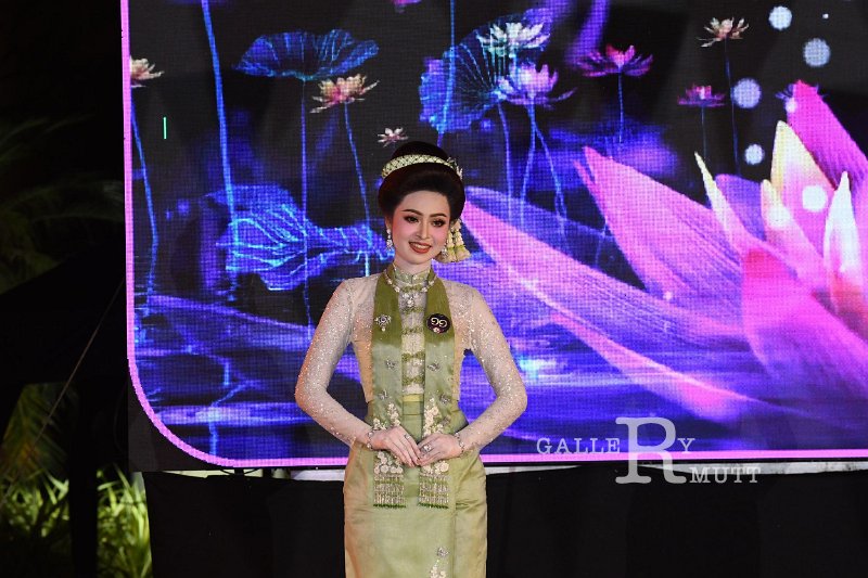 20241115-rmutt-Loy-Kratong-Festival-088.JPG