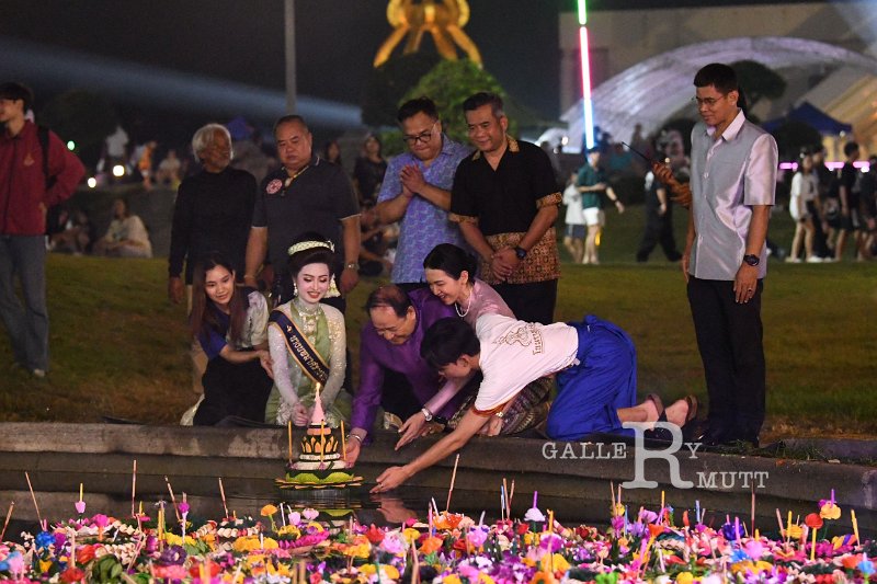 20241115-rmutt-Loy-Kratong-Festival-250.JPG