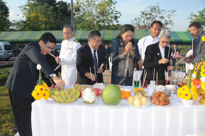 DSC_4630.jpg - ซ้อมใหญ่พิธีพระราชทานปริญญาบัตรฯ มหาวิทยาลัยเทคโนโลยีราชมงคลประจำปีการศึกษา 2553 (ช่วงเช้า วันที่ 20 04 55)