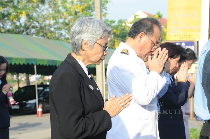 DSC_4676.jpg - ซ้อมใหญ่พิธีพระราชทานปริญญาบัตรฯ มหาวิทยาลัยเทคโนโลยีราชมงคลประจำปีการศึกษา 2553 (ช่วงเช้า วันที่ 20 04 55)