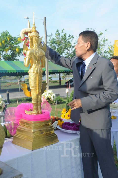 DSC_4740.jpg - ซ้อมใหญ่พิธีพระราชทานปริญญาบัตรฯ มหาวิทยาลัยเทคโนโลยีราชมงคลประจำปีการศึกษา 2553 (ช่วงเช้า วันที่ 20 04 55)