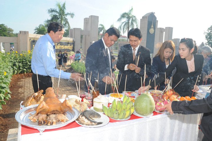 DSC_4779.jpg - ซ้อมใหญ่พิธีพระราชทานปริญญาบัตรฯ มหาวิทยาลัยเทคโนโลยีราชมงคลประจำปีการศึกษา 2553 (ช่วงเช้า วันที่ 20 04 55)