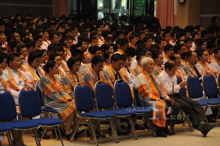 DSC_4808.jpg - ซ้อมใหญ่พิธีพระราชทานปริญญาบัตรฯ มหาวิทยาลัยเทคโนโลยีราชมงคลประจำปีการศึกษา 2553 (ช่วงเช้า วันที่ 20 04 55)
