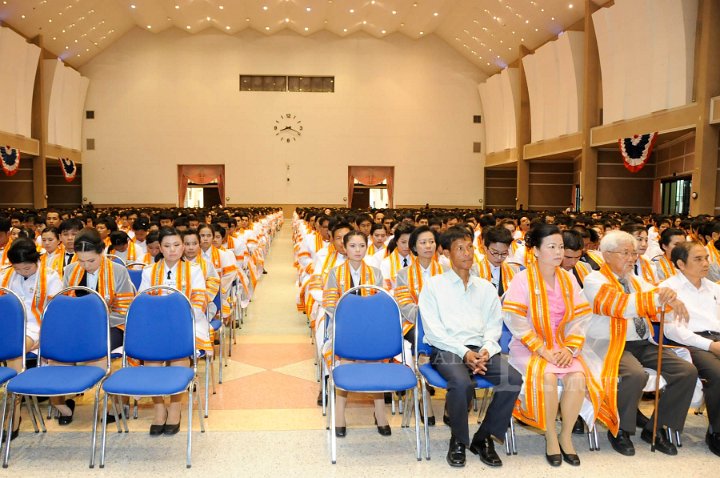 DSC_4849.jpg - ซ้อมใหญ่พิธีพระราชทานปริญญาบัตรฯ มหาวิทยาลัยเทคโนโลยีราชมงคลประจำปีการศึกษา 2553 (ช่วงเช้า วันที่ 20 04 55)