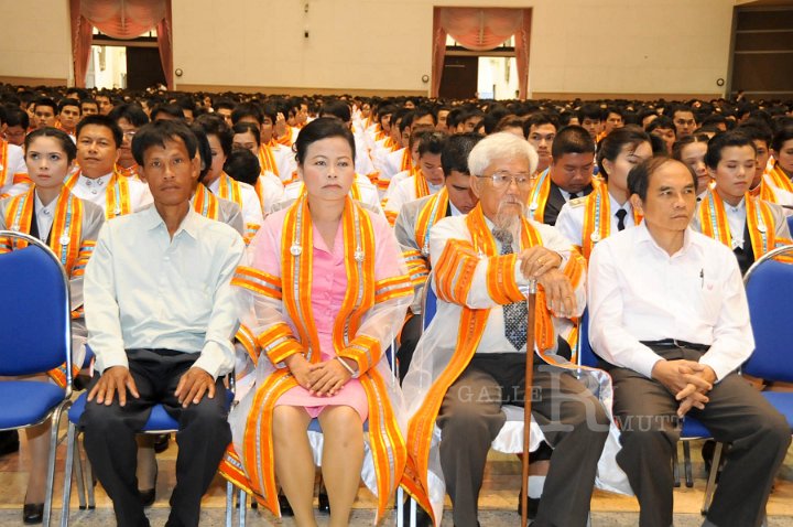 DSC_4850.jpg - ซ้อมใหญ่พิธีพระราชทานปริญญาบัตรฯ มหาวิทยาลัยเทคโนโลยีราชมงคลประจำปีการศึกษา 2553 (ช่วงเช้า วันที่ 20 04 55)