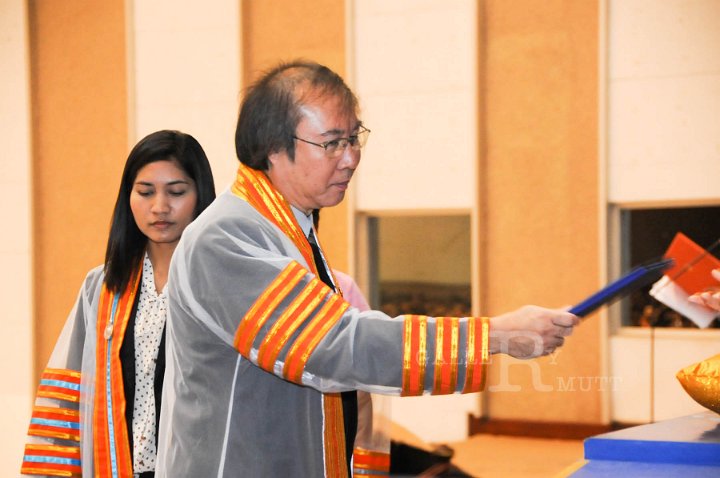 DSC_4882.jpg - ซ้อมใหญ่พิธีพระราชทานปริญญาบัตรฯ มหาวิทยาลัยเทคโนโลยีราชมงคลประจำปีการศึกษา 2553 (ช่วงเช้า วันที่ 20 04 55)