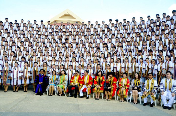 DSC_4948.jpg - ซ้อมใหญ่พิธีพระราชทานปริญญาบัตรฯ มหาวิทยาลัยเทคโนโลยีราชมงคลประจำปีการศึกษา 2553 (ช่วงเช้า วันที่ 20 04 55)