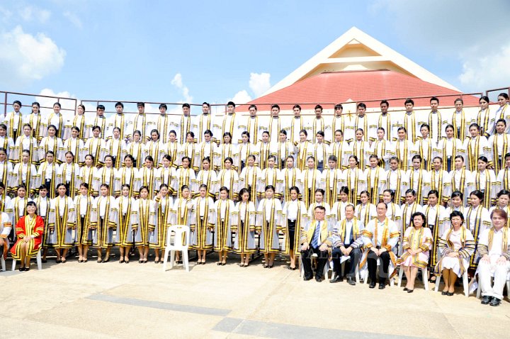 DSC_4969.jpg - ซ้อมใหญ่พิธีพระราชทานปริญญาบัตรฯ มหาวิทยาลัยเทคโนโลยีราชมงคลประจำปีการศึกษา 2553 (ช่วงเช้า วันที่ 20 04 55)