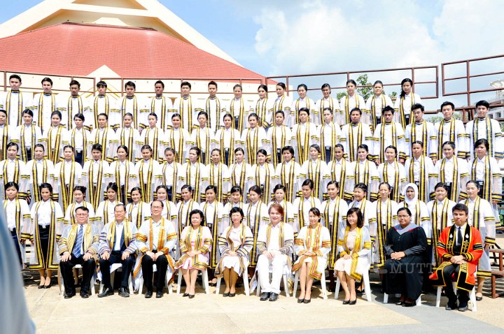 DSC_4978.jpg - ซ้อมใหญ่พิธีพระราชทานปริญญาบัตรฯ มหาวิทยาลัยเทคโนโลยีราชมงคลประจำปีการศึกษา 2553 (ช่วงเช้า วันที่ 20 04 55)