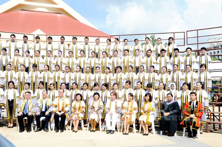 DSC_4979.jpg - ซ้อมใหญ่พิธีพระราชทานปริญญาบัตรฯ มหาวิทยาลัยเทคโนโลยีราชมงคลประจำปีการศึกษา 2553 (ช่วงเช้า วันที่ 20 04 55)