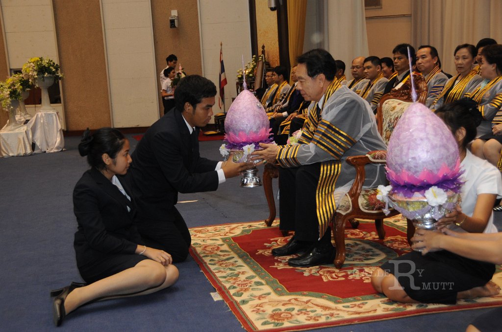 DSC_1841.JPG - พิธีไหว้ครู ประจำปีการศึกษา 2555