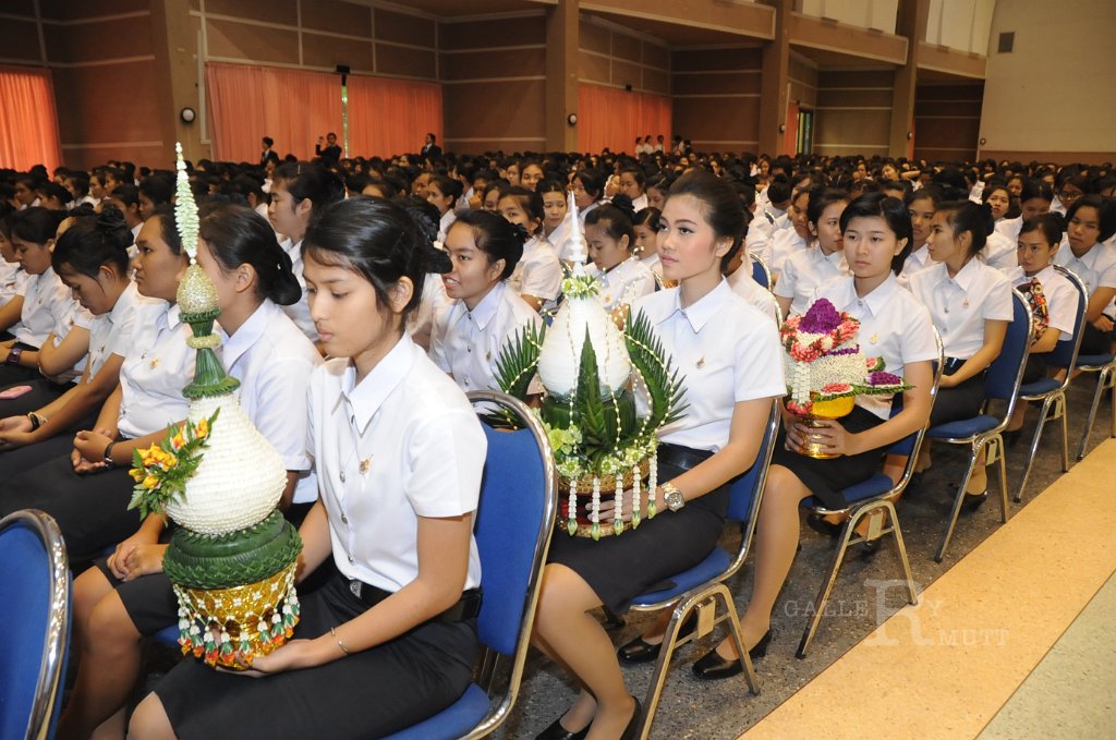 DSC_1932.JPG - พิธีไหว้ครู ประจำปีการศึกษา 2555
