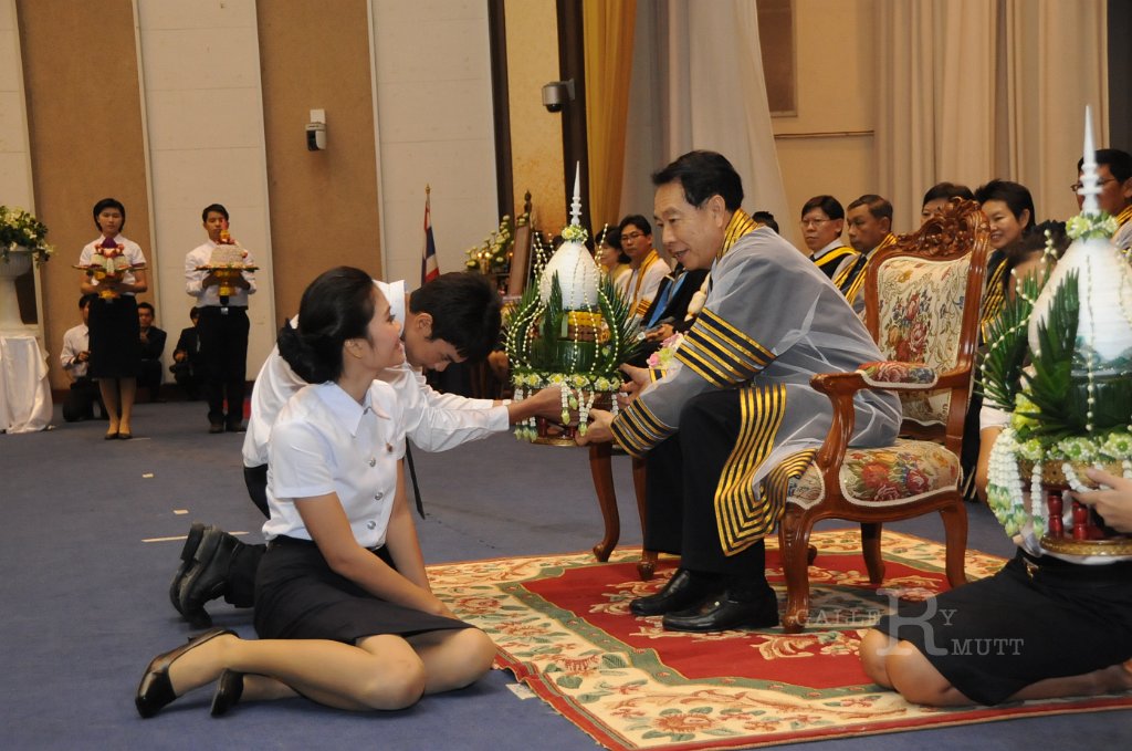 DSC_1995.JPG - พิธีไหว้ครู ประจำปีการศึกษา 2555