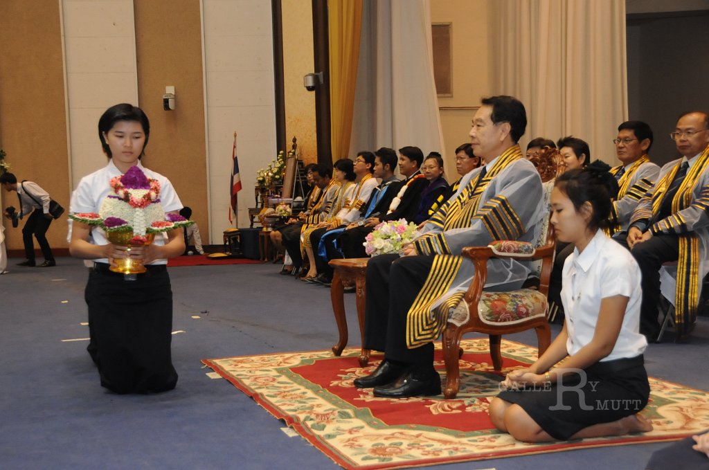 DSC_1996.JPG - พิธีไหว้ครู ประจำปีการศึกษา 2555