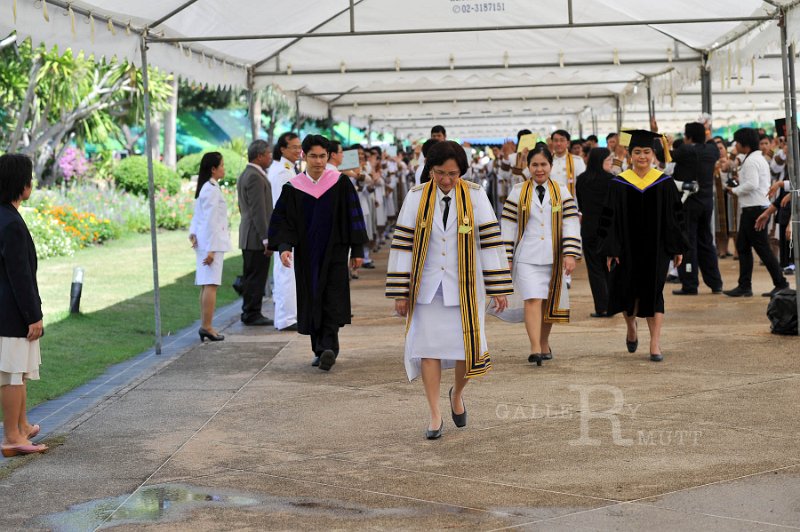 INT_8216.jpg - พิธีพระราชทานปริญญาบัตร ครั้งที่ 26