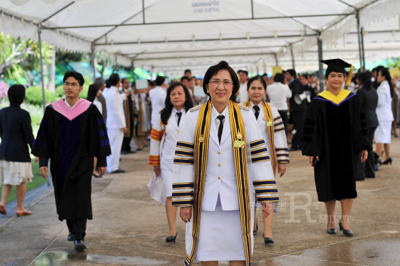 INT_8220.jpg - พิธีพระราชทานปริญญาบัตร ครั้งที่ 26