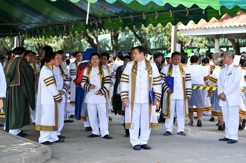 INT_8221.jpg - พิธีพระราชทานปริญญาบัตร ครั้งที่ 26