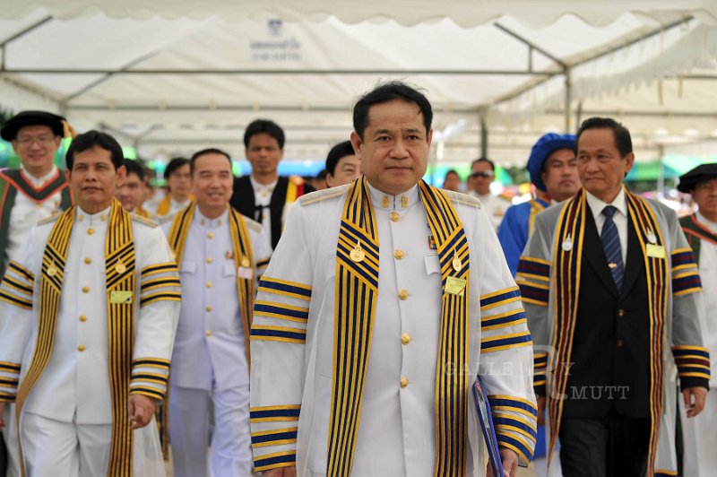 INT_8227.jpg - พิธีพระราชทานปริญญาบัตร ครั้งที่ 26