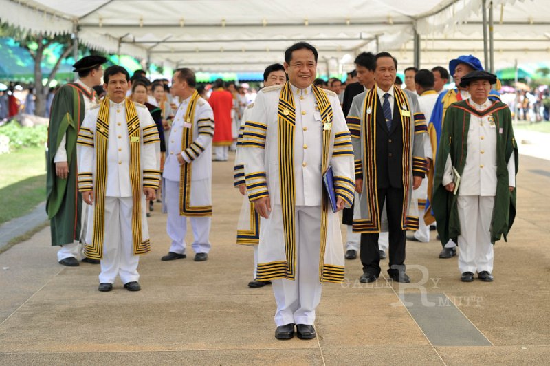 INT_8228.jpg - พิธีพระราชทานปริญญาบัตร ครั้งที่ 26